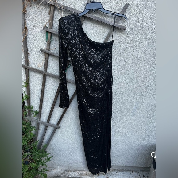 Michael Costello X Revolve Terri sequin Gown in Black - Picture 2 of 9